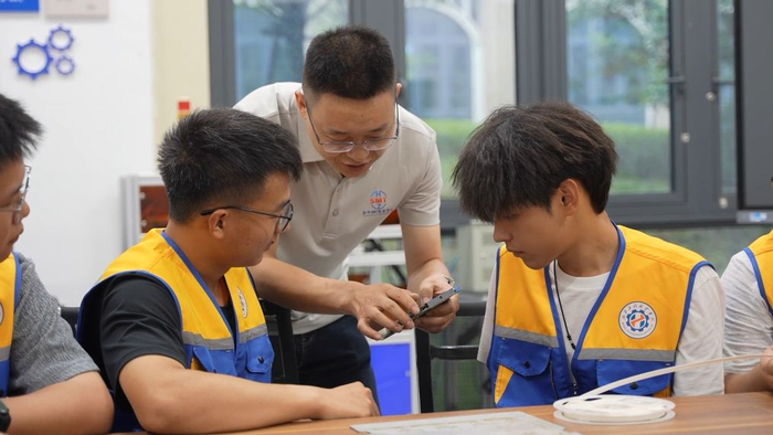 就业新机遇丨新兴产业结“新果”深挖岗位新潜能